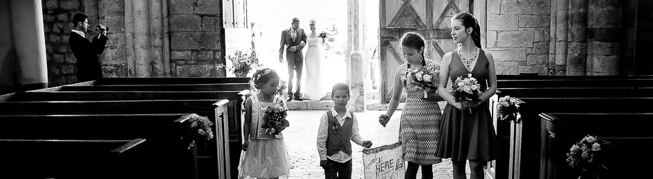 vignette pour l'entrée de la mariée dans l'église