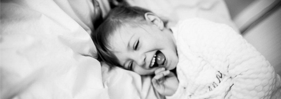 Reportage de famille en noir et blanc