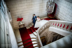 prestations mariage, descente d'escalier de la mairie