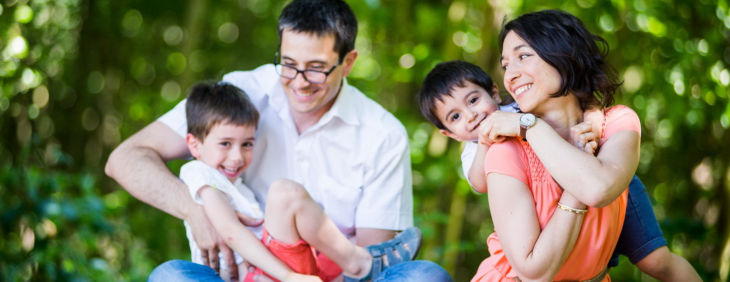 photographe reportage photos de famille : la famille au grand complet