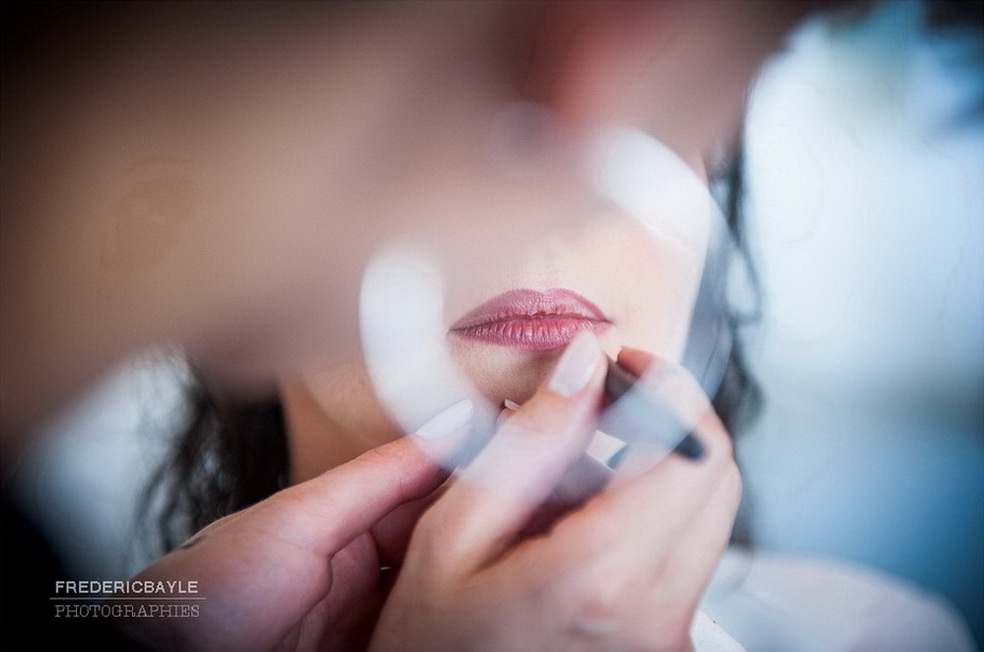 préparatifs de la mariée, maquillage des lèvres