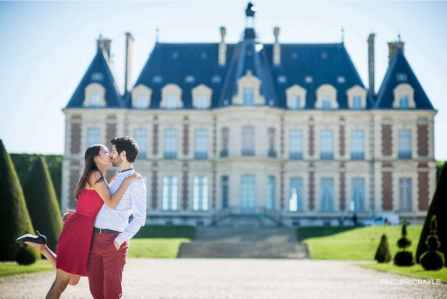 baiser devant le Château de Sceaux